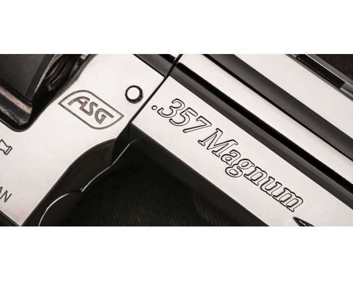 Revolver Dan Wesson 715, 4" Silver - 4,5 mm Co2 Balines